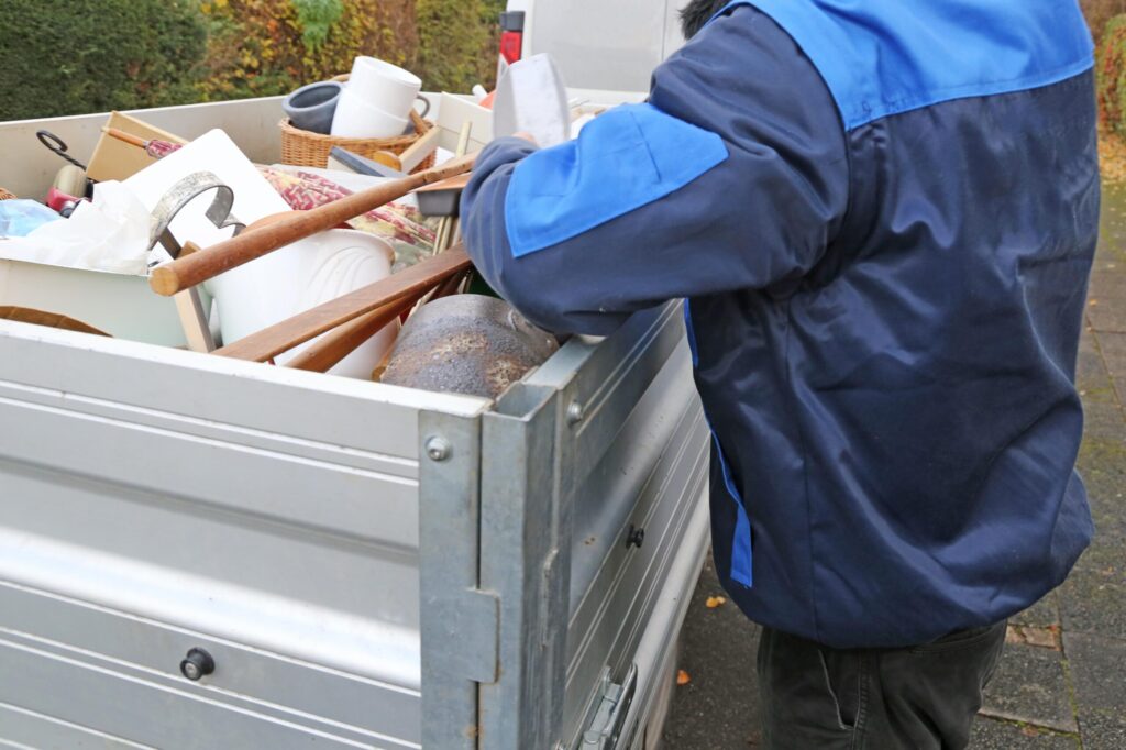 Reibungsloser Abtransport von Sperrgut durch unser Team in den hügeligen Wohnlagen von Gevelsberg.